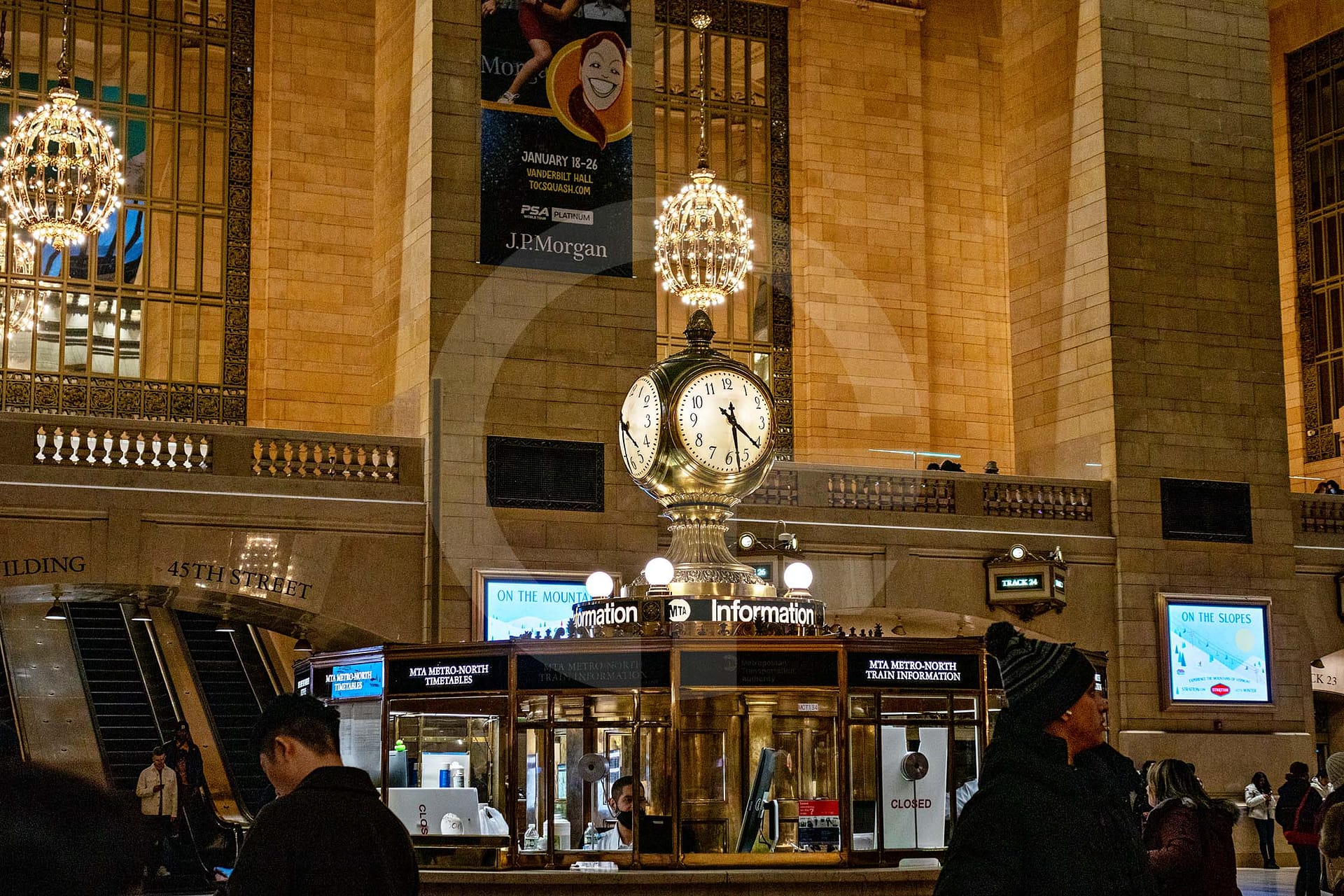 clocks in Grand Central Station